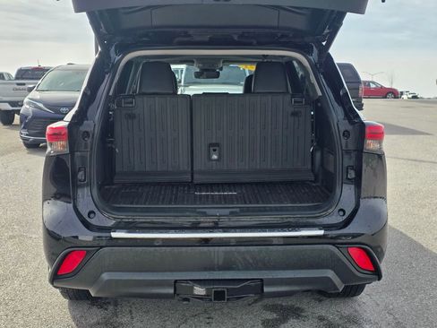 Used 2021 Toyota Highlander Limited image 7