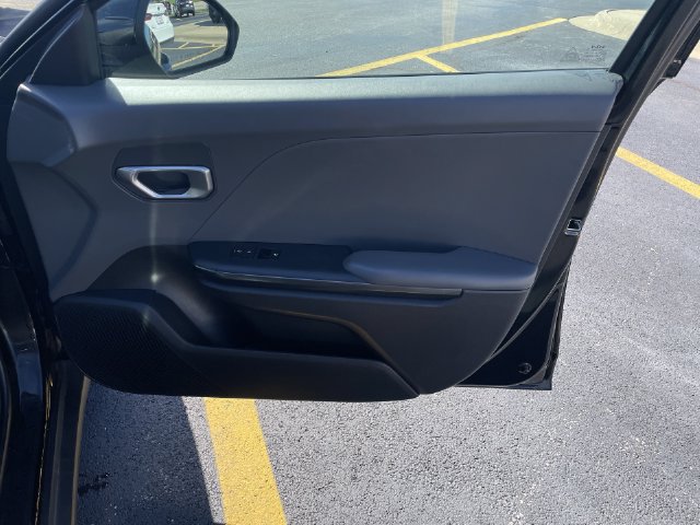 Used 2025 Kia K4 FWD image 38