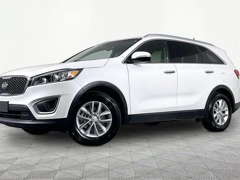 Used 2017 Kia Sorento LX FWD image 1