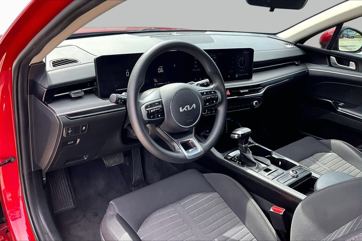 Certified 2025 Kia K5 LXS FWD image 31