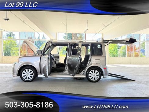 Used 2005 Scion xB FWD image 22