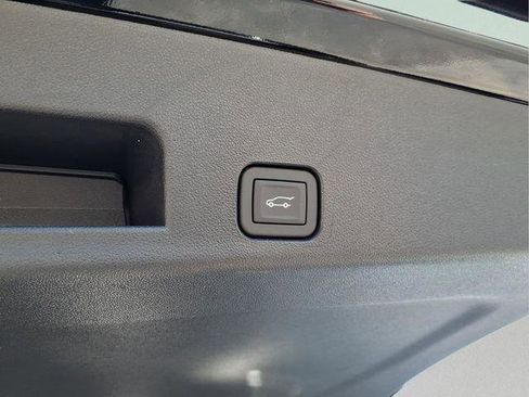 New 2026 Chevrolet Traverse RS w/ LPO, Floor Liner Package image 8