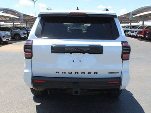 Used 2026 Toyota 4Runner Platinum AWD/4WD image 4