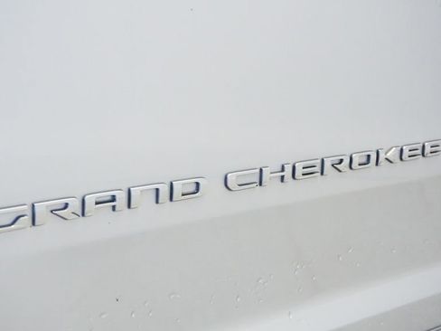 Used 2022 Jeep Grand Cherokee Summit w/ Advanced Protech Group IV AWD/4WD image 11