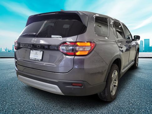 Certified 2025 Honda Pilot EX-L image 5