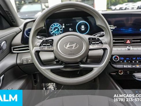 Used 2024 Hyundai Elantra SEL FWD image 27