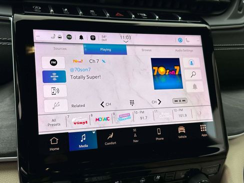 Used 2023 Jeep Grand Cherokee Limited w/ Luxury Tech Group II image 25