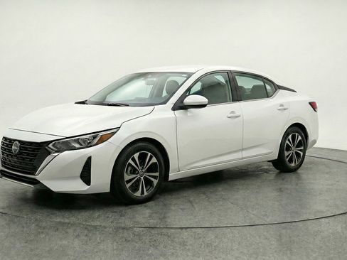 Used 2025 Nissan Sentra SV image 2