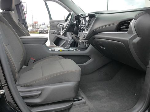 Used 2020 Chevrolet Traverse LS image 12