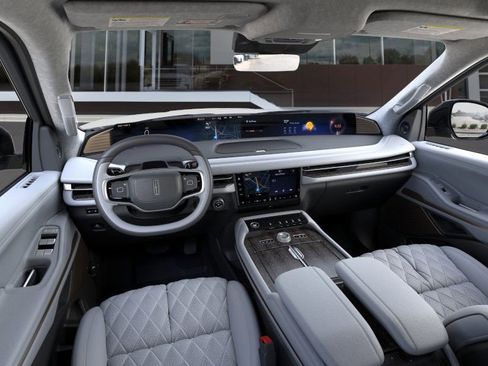 New 2025 Lincoln Navigator L Black Label image 9