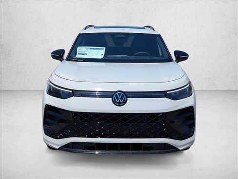 New 2026 Volkswagen Tiguan SE R-Line FWD image 2
