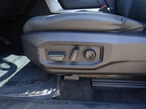 Used 2024 Toyota Tundra Limited AWD/4WD image 16