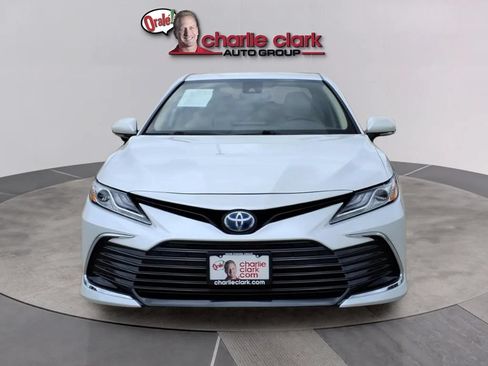 Used 2024 Toyota Camry XLE w/ Cold Weather Package FWD image 9