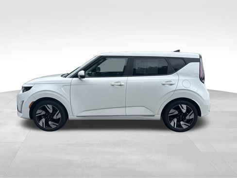 Used 2023 Kia Soul GT-Line FWD image 2