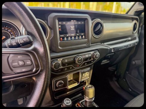 Used 2023 Jeep Wrangler Unlimited Sport AWD/4WD image 13