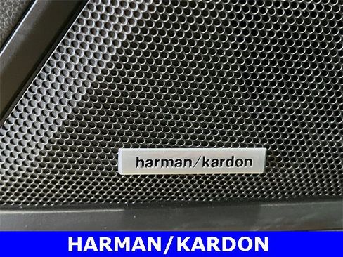 Used 2025 Subaru Outback Touring XT image 7