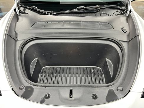 Used 2023 Tesla Model Y Long Range AWD/4WD image 18