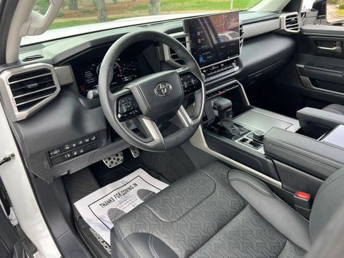 Used 2023 Toyota Sequoia SR5 w/ SR5 Premium Package AWD/4WD image 17