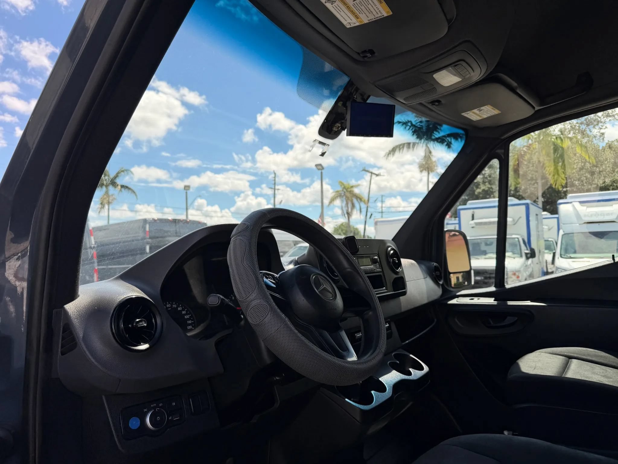 Used 2019 Mercedes-Benz Sprinter 170 image 11