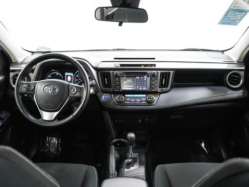 Used 2018 Toyota RAV4 XLE AWD/4WD image 13