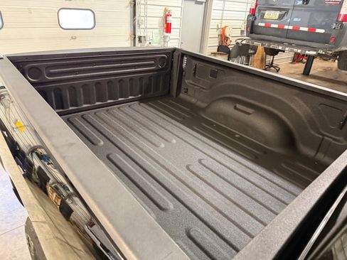 Certified 2025 RAM 2500 Big Horn AWD/4WD image 18