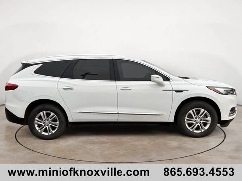 Used 2019 Buick Enclave Essence image 2