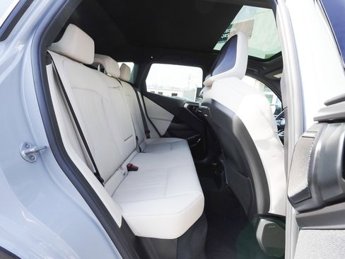 Used 2025 BMW X3 M50 image 38