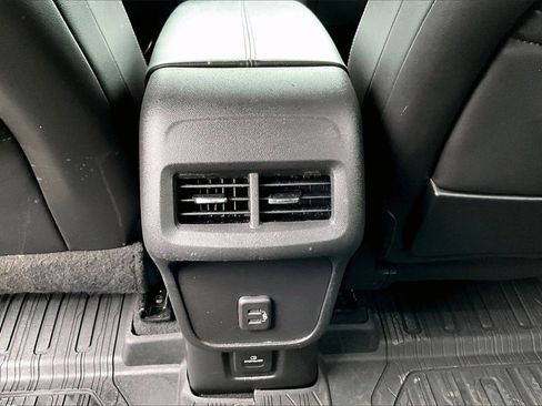 Used 2022 GMC Terrain SLT w/ Infotainment Package II image 16