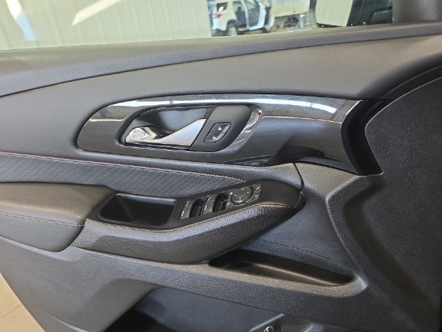 Used 2023 Chevrolet Traverse RS AWD/4WD image 21