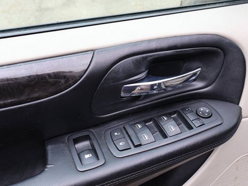 Used 2017 Dodge Grand Caravan SE w/ Power Window Group FWD image 18
