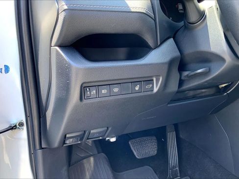 Used 2025 Toyota RAV4 XLE w/ Convenience Package FWD image 33
