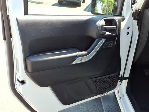 Used 2015 Jeep Wrangler Unlimited Sahara w/ Dual Top Group AWD/4WD image 11