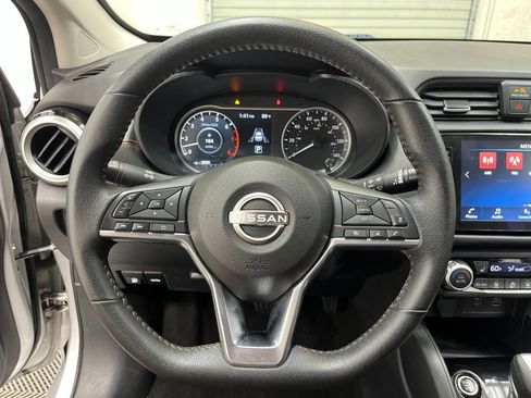Used 2024 Nissan Versa SR FWD image 25