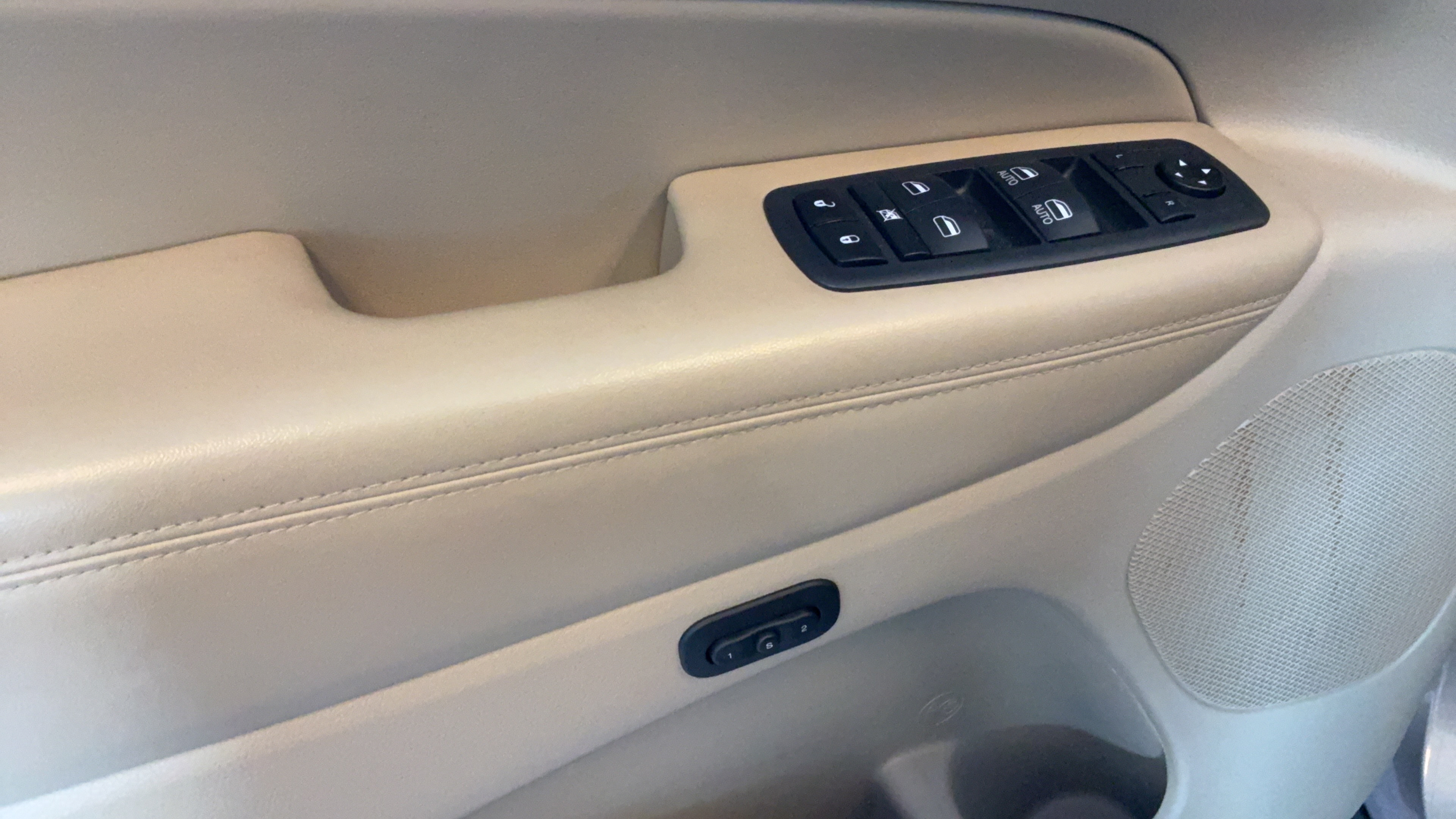 Used 2020 Jeep Grand Cherokee Limited RWD image 24