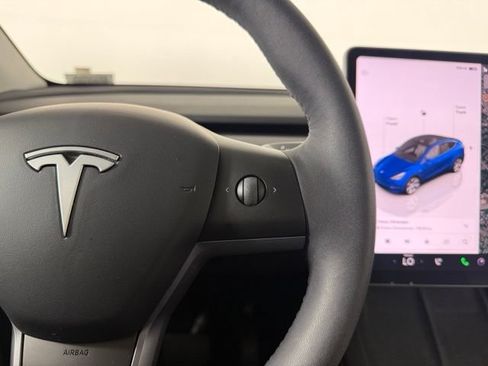 Used 2023 Tesla Model Y Long Range AWD/4WD image 22