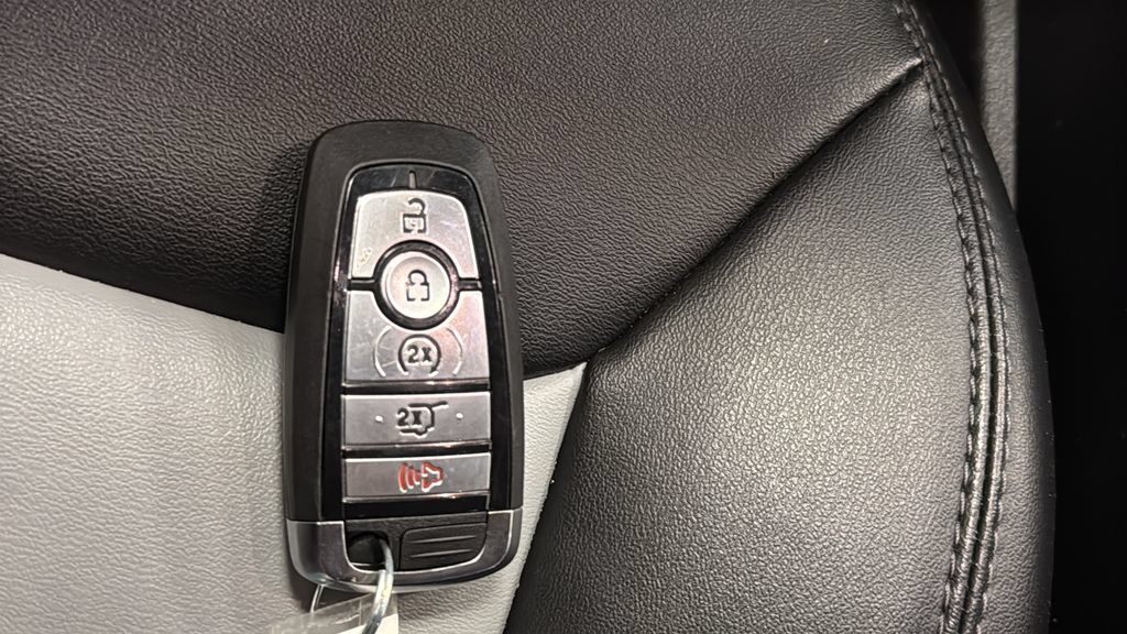 Used 2023 Ford Explorer XLT w/ Equipment Group 202A AWD/4WD image 21