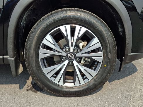 Certified 2023 Nissan Rogue SV w/ SV Premium B Package AWD/4WD image 8