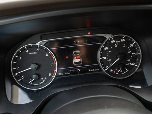 Used 2023 Nissan Rogue S image 17