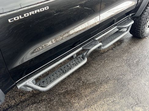 Used 2025 Chevrolet Colorado ZR2 w/ Technology Package image 9