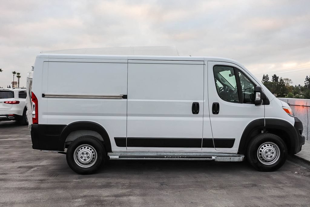 Used 2025 RAM ProMaster 2500 w/ U-Haul Equipment Group FWD image 13