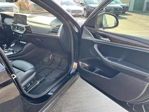 Used 2025 BMW X4 xDrive30i AWD/4WD image 33