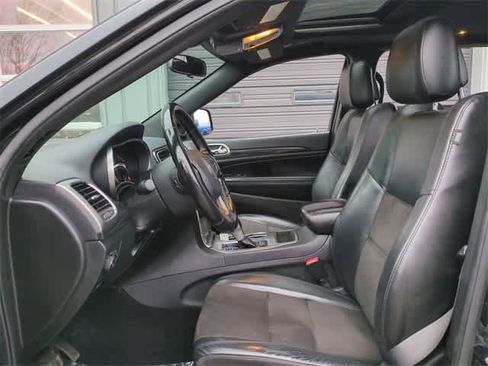 Used 2021 Jeep Grand Cherokee Laredo X image 16