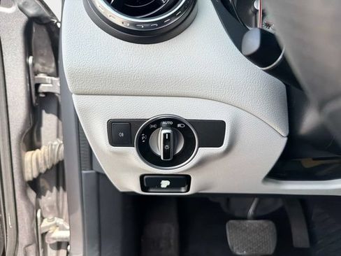 Used 2015 Mercedes-Benz GLA 250 image 28