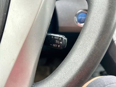 Used 2014 Toyota Prius Two FWD image 17