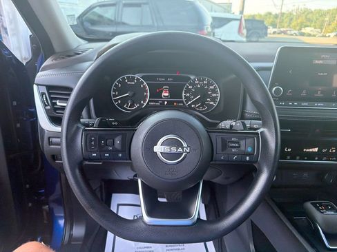 Used 2023 Nissan Rogue SV AWD/4WD image 17