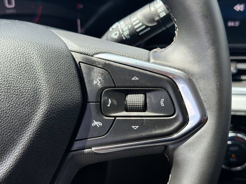Used 2025 Chevrolet Trax LT w/ LT Convenience Package FWD image 25