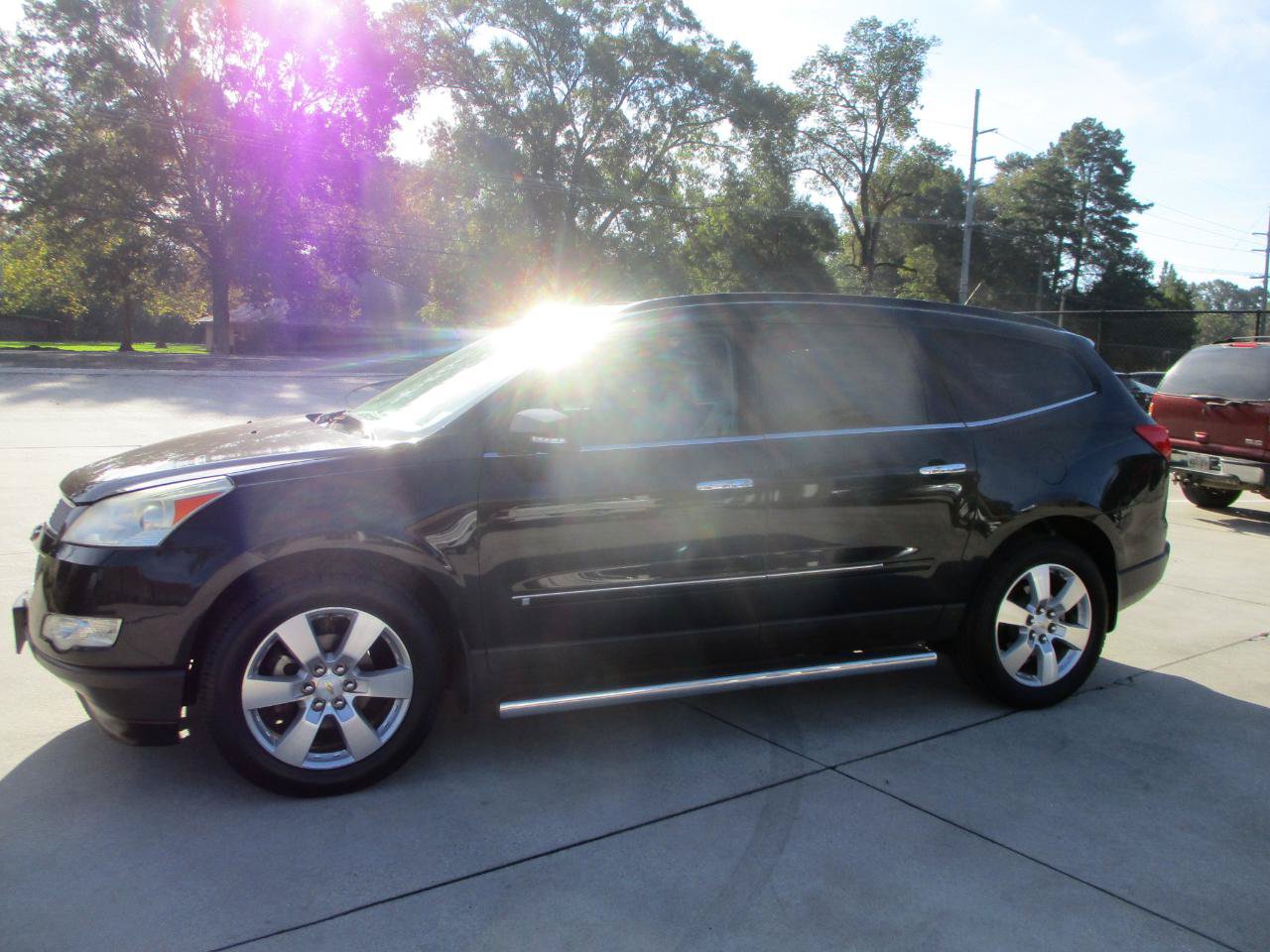 Used 2009 Chevrolet Traverse LTZ FWD image 24