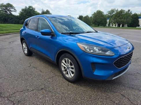 Used 2020 Ford Escape SE FWD image 2