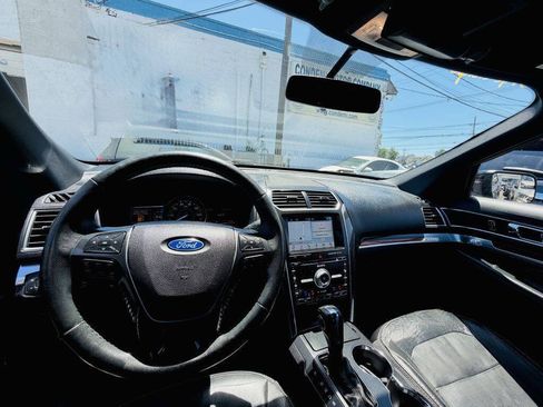 Used 2018 Ford Explorer Limited AWD/4WD image 17