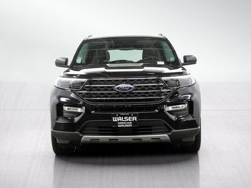 Used 2020 Ford Explorer XLT w/ Equipment Group 202A AWD/4WD image 9
